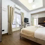 Piazza Nicola 14 *